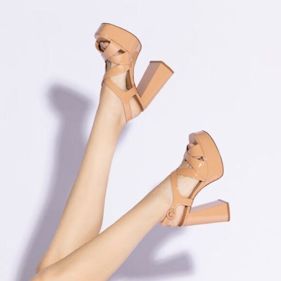 NEW Larroude Bee Sandal In Tan Patent Leather 9.5 - Picture 1 of 9